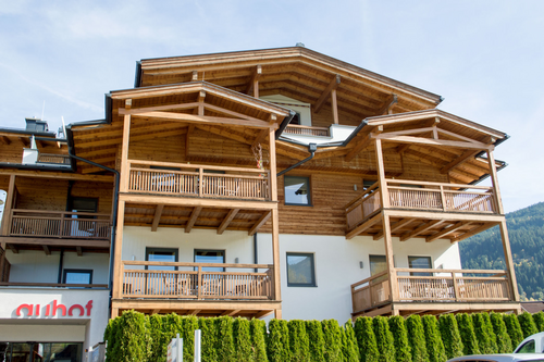 Avenida Style Appartements Kaprun: Exterior view summer