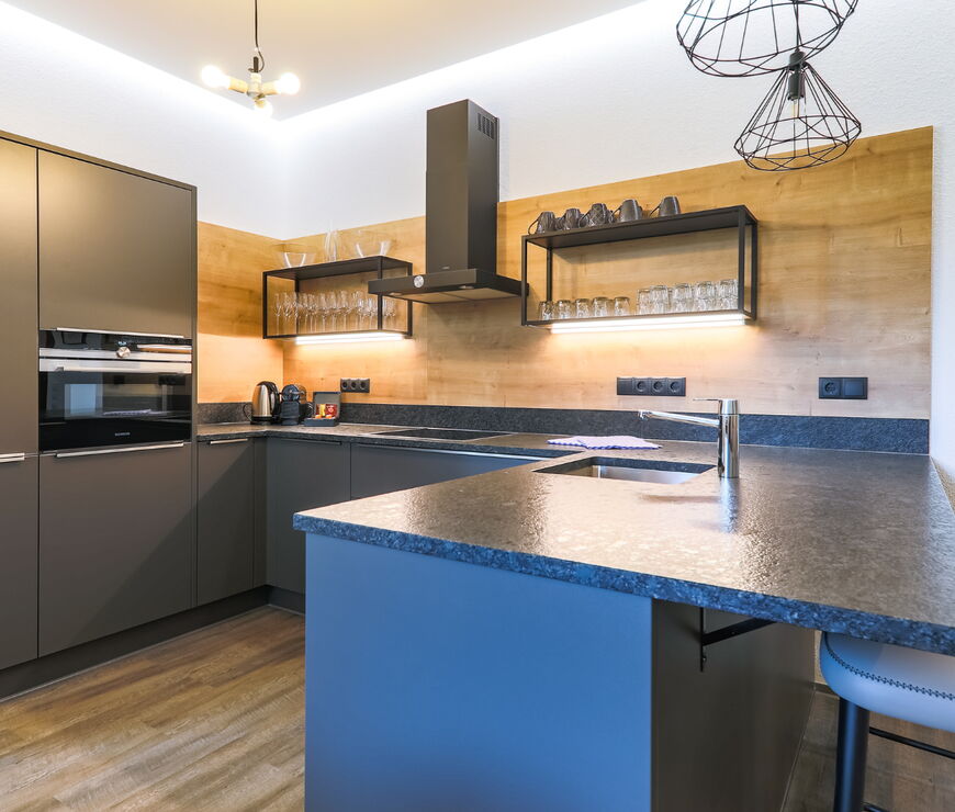 Alpin Rentals SUR GmbH | KR 2 Schlafzimmer Deluxe Apartment mit Sauna 1