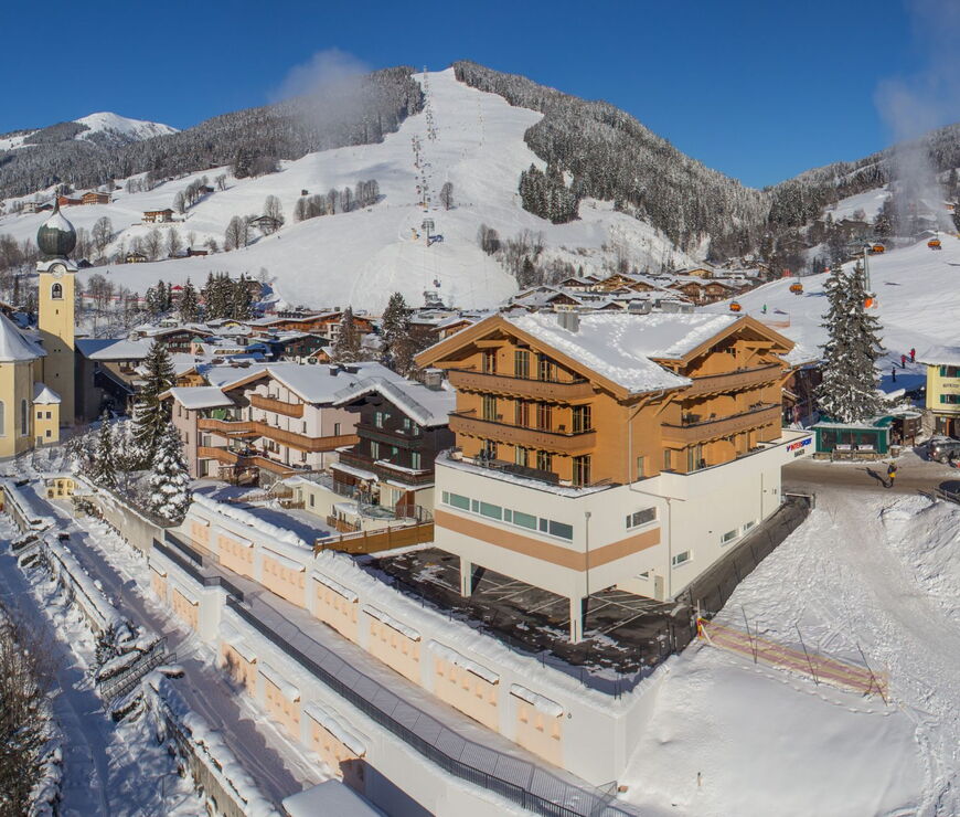 Außenansicht der Bolodges Apartments Saalbach Winter