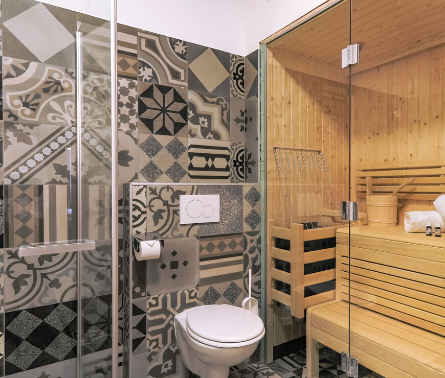 Alpin Rentals SUR GmbH | KR 2 Schlafzimmer Deluxe Apartment mit Sauna 1