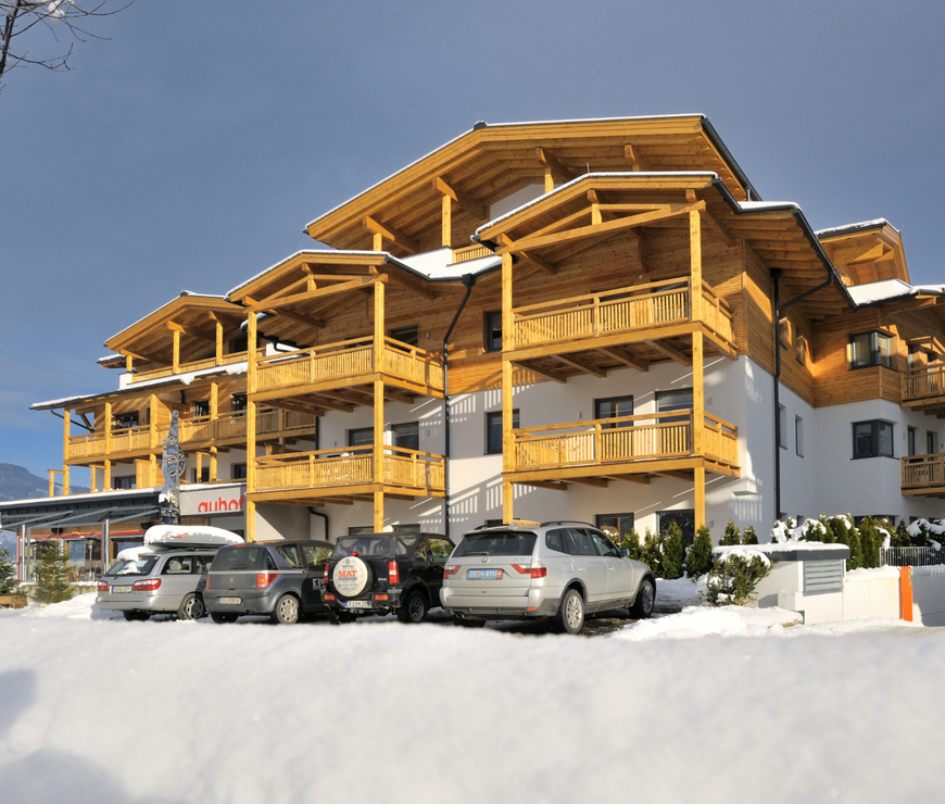 Avenida Style Appartements Kaprun: Exterior view winter